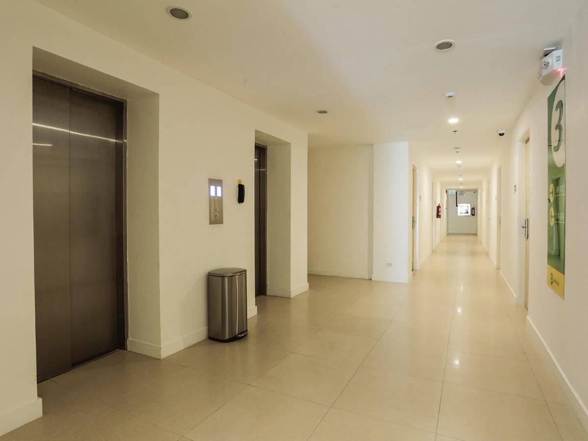Go Hotels Manila Airport Road Paranaque City Exterior photo