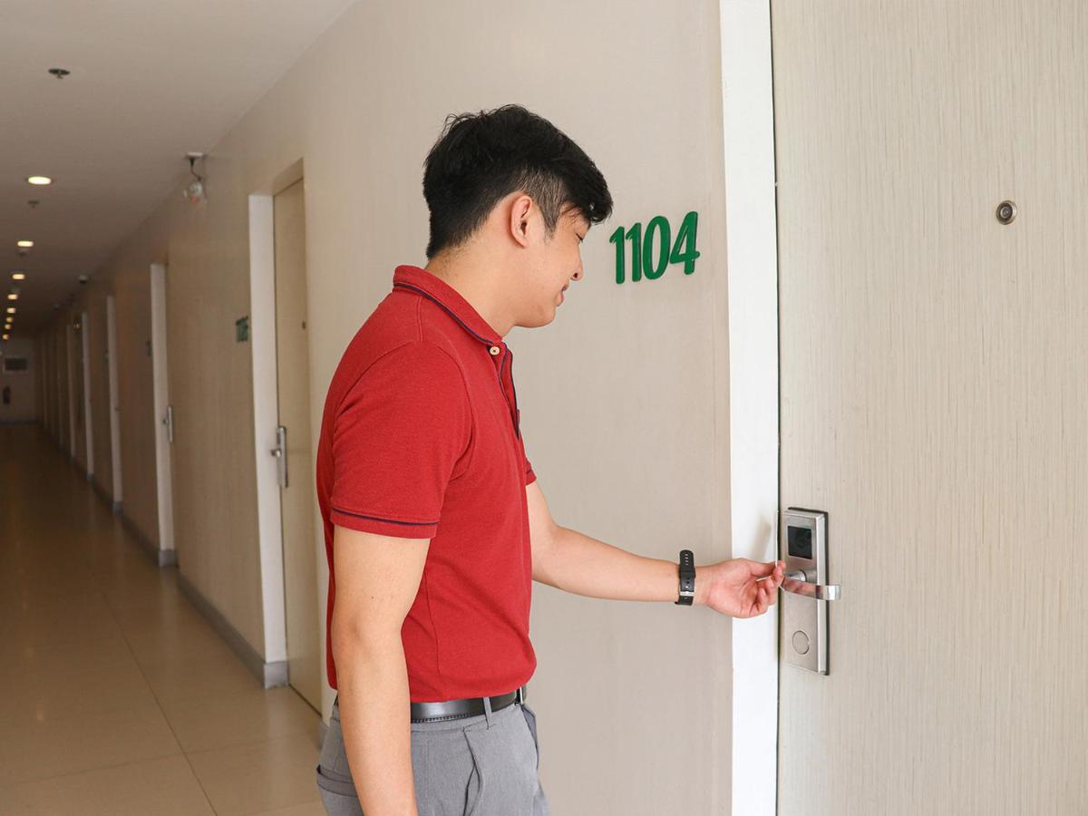 Go Hotels Manila Airport Road Paranaque City Exterior photo