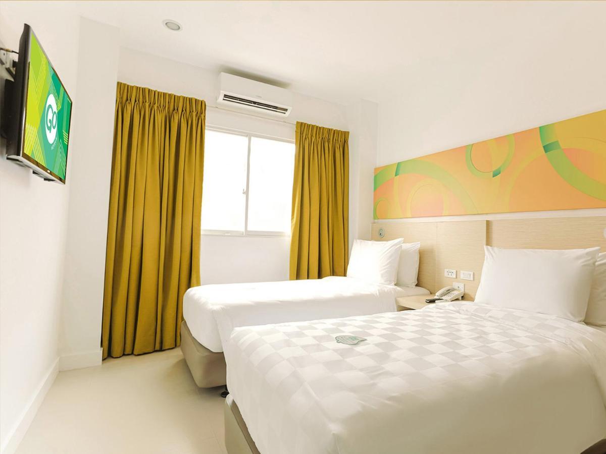 Go Hotels Manila Airport Road Paranaque City Exterior photo