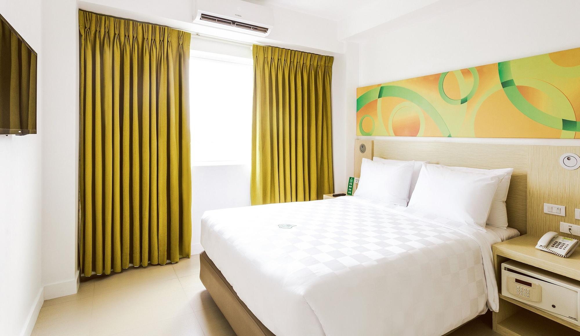 Go Hotels Manila Airport Road Paranaque City Exterior photo