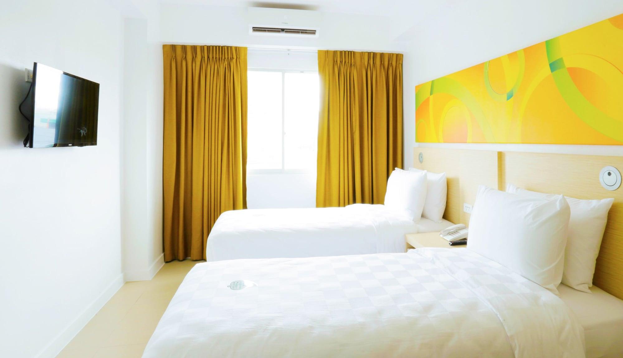 Go Hotels Manila Airport Road Paranaque City Exterior photo