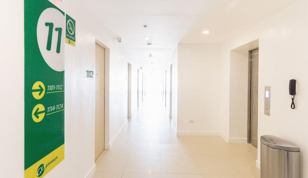 Go Hotels Manila Airport Road Paranaque City Exterior photo