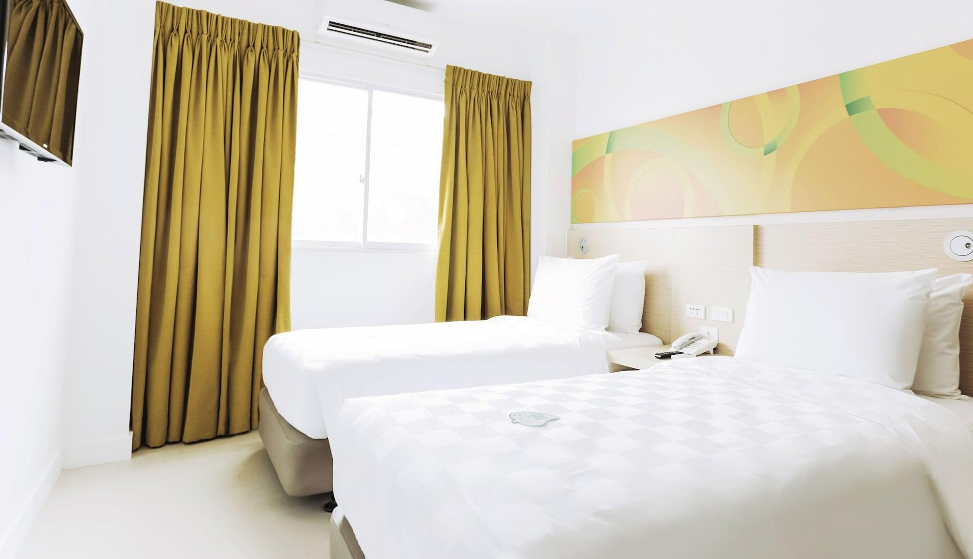 Go Hotels Manila Airport Road Paranaque City Exterior photo