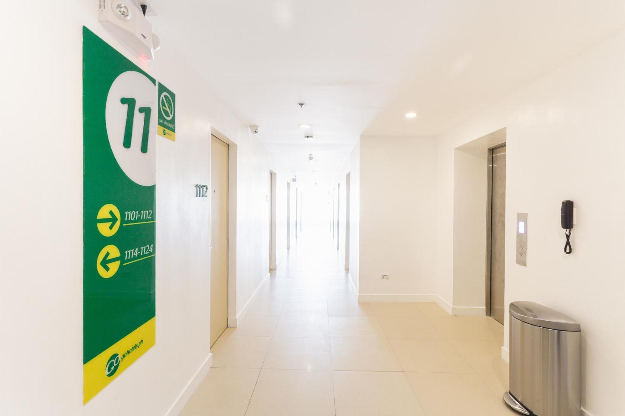 Go Hotels Manila Airport Road Paranaque City Exterior photo